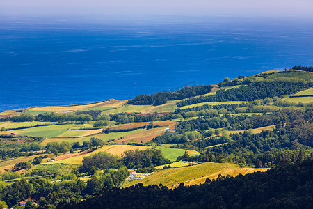 速达电梯摄影照片_亚速尔群岛自然景观全景，葡萄牙风景优美的岛屿。