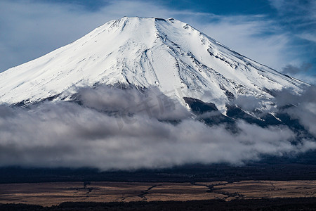 富士山和壮丽的天空（山中湖拍摄）