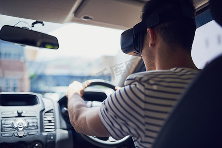 虚拟现实现实摄影照片_您再也不会在交通中感到无聊了。