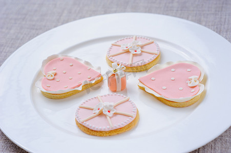 粉色饼干