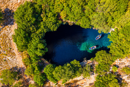 希腊凯法利尼亚岛梅利萨尼湖。