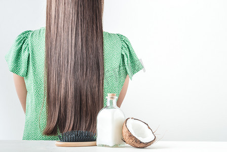用椰子油护理完美头发