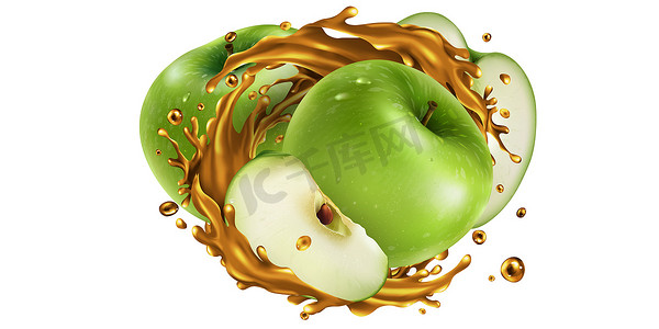 果汁液体飞溅摄影照片_整个和切片的青苹果在果汁中飞溅。