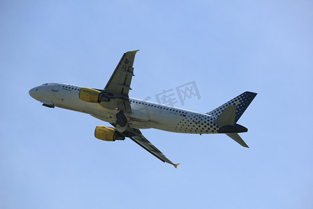 荷兰阿姆斯特丹 — 2017年7月9日：EC-MBF Vueling Airbus A320