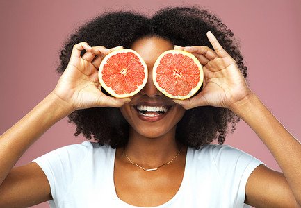 呵护您的健康摄影照片_呵护您的健康和美丽的水果。