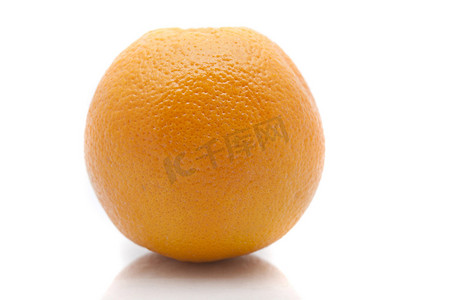 多C多营养摄影照片_一整个新鲜橙子
