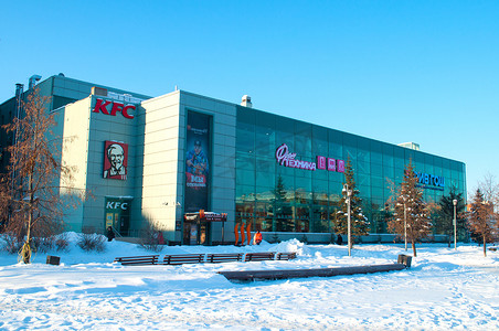 冬天的中央百货商店大楼。