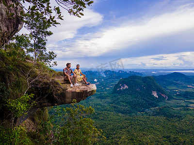 泰国甲米龙冠山、旅行者龙冠或 Khuan Sai Khao Ngon Nak 自然步道