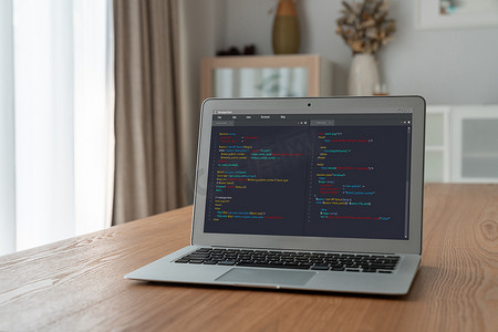 计算机屏幕上的软件开发编程，适合现代应用