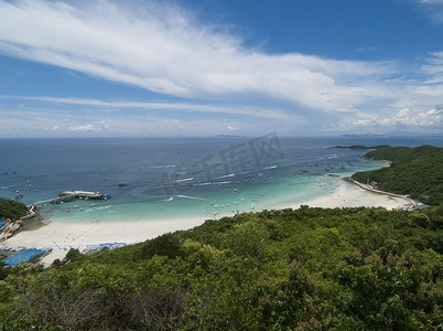 热带岛屿上的海滩