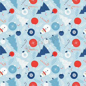 浅蓝色背景上有冷杉、糖果、圣诞装饰品和雪人的圣诞无缝图案。