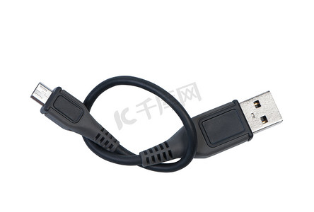 我是插座摄影照片_在白色背景上的 USB 电缆。
