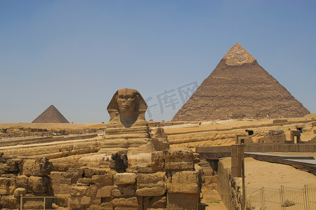 金字塔摄影照片_狮身人面像和金字塔