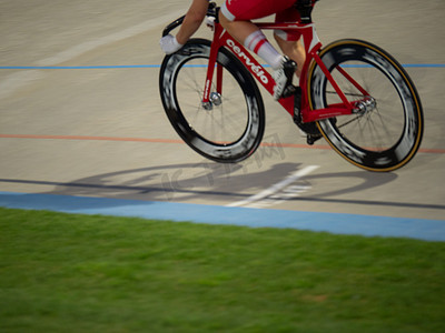 意大利菲奥伦佐拉 — 2022年8月3日：菲奥伦佐拉达尔达（皮亚琴察）的6天玫瑰，历史性自行车赛道自行车赛