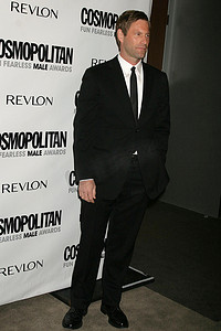 艾伦·艾克哈特 (Aaron Eckhart) 出席《Cosmopolitan》2009 年趣味无所畏惧奖。 