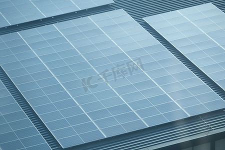 安装太阳能电池板的特写，这是可再生替代能源的良好来源