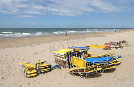 堆叠式沙滩椅