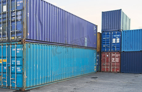 造船厂储存的集装箱、物流和港口，用于全球海上供应链。