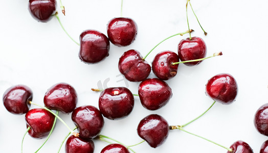 新鲜甜樱桃、多汁樱桃浆果水果甜点作为健康饮食背景