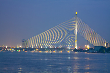 湄南河和电缆桥