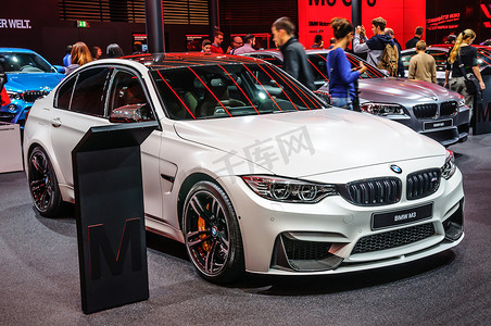 法兰克福 - 2015 年 9 月：BMW M3 在 IAA International Mot 上亮相