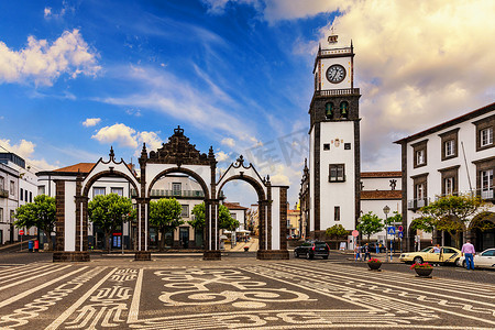 Portas da Cidade，葡萄牙亚速尔群岛圣米格尔岛蓬塔德尔加达的城市象征。 