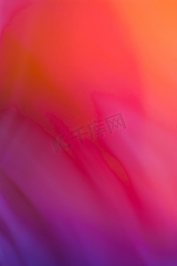 紫色、淡紫色、红色、橙色的抽象背景，具有平滑的渐变。
