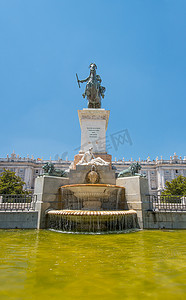 马德里东方广场费利佩四世雕像