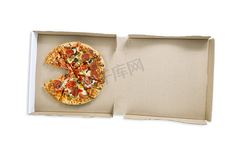 披萨盒中披萨的顶视图