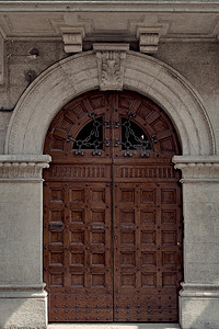 曼托瓦的门