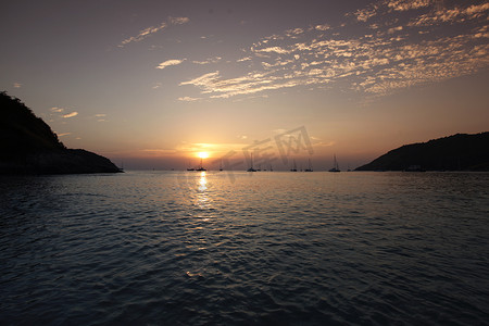 海上太阳摄影照片_海上日落