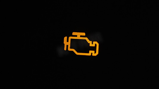 故障灯摄影照片_检查发动机灯是否亮起、汽车故障、发动机故障、前往维修店。