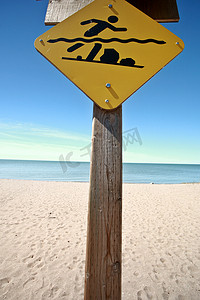 温尼伯湖沿岸的游泳者警告标志