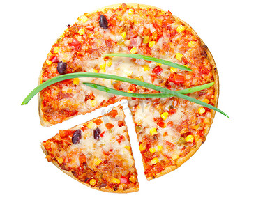 香菇火腿披萨摄影照片_孤立在白色背景上的披萨