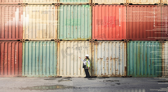 海运集装箱货物工程师黑人妇女检查配送供应链物流和交货存储。