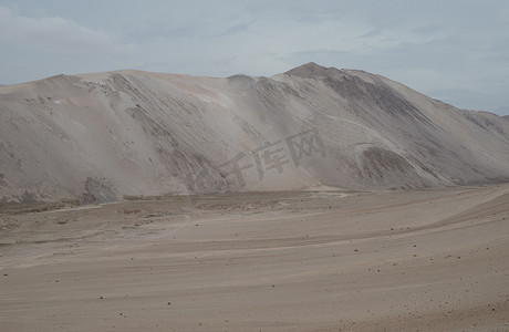 阿里塔摄影照片_阿里卡和帕里纳科塔地区的沙漠景观。