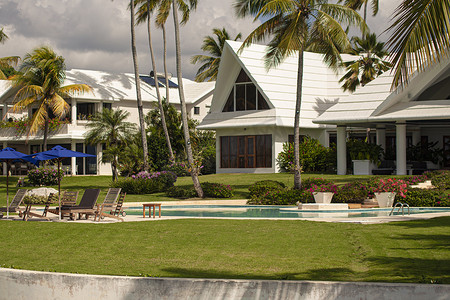 豪宅摄影照片_多米尼加海岸带花园的豪华别墅 3