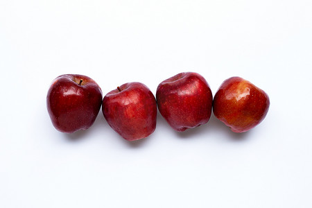 奶奶种地摄影照片_白色背景上的新鲜苹果。