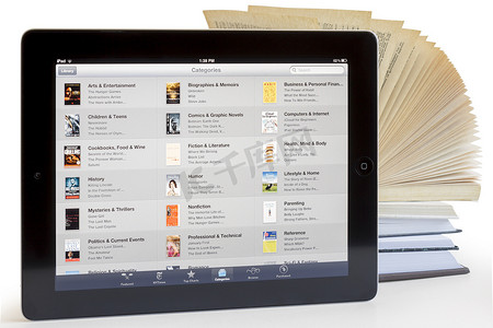 带应用程序和书籍的 iPad 3