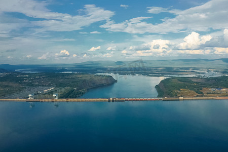 河流水电站摄影照片_兄弟水力发电站，大坝和河流景观，工业景观。