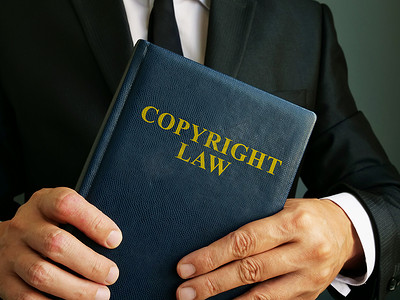 版权法在律师手中。