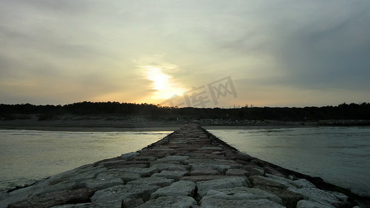 夕阳海摄影照片_罗索利纳马雷海滩 20