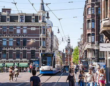 阿姆斯特丹摄影照片_荷兰阿姆斯特丹 — 5 月 27 日： 电车在市中心运行