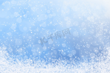 冬季蓝色闪闪发光的天空和雪背景