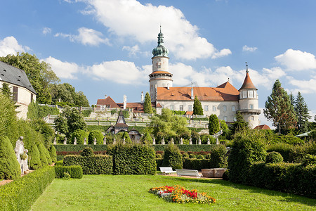 花园户外摄影照片_捷克共和国梅图伊河畔新梅斯托城堡及花园