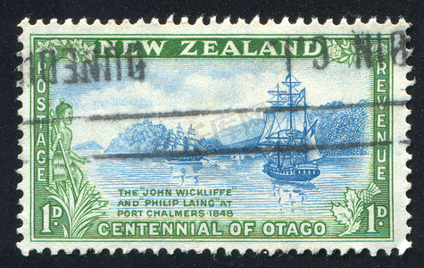 克莱因蓝水波底纹摄影照片_新西兰船