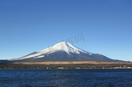 富士山和蓝天