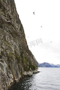 挪威海岸陡峭的岩石