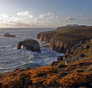 康沃尔郡兰兹角 (Lands End)，从悬崖顶上看