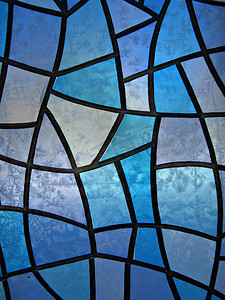 冰花摄影照片_彩色玻璃背景与冰花